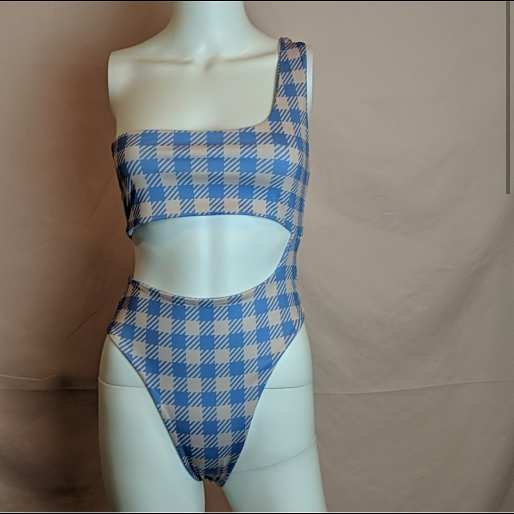 NWT high rise cut out swimsuit